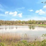 Gezellige Vakantiewoning Aan Het Water In - Recreational Only No Workers Vakantiehuis Ewijk