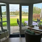 Gezellige Vakantiewoning Aan Het Water In - Recreational Only No Workers Vakantiehuis