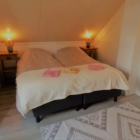 Gezellige Vakantiewoning Aan Het Water In - Recreational Only No Workers Ewijk