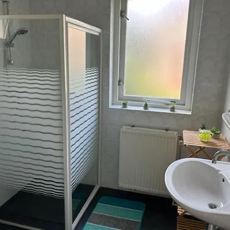 Gezellige Vakantiewoning Aan Het Water In - Recreational Only No Workers 度假居 *