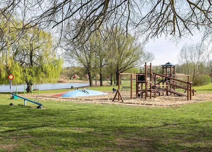 Gezellige Vakantiewoning Aan Het Water In - Recreational Only No Workers * Ewijk