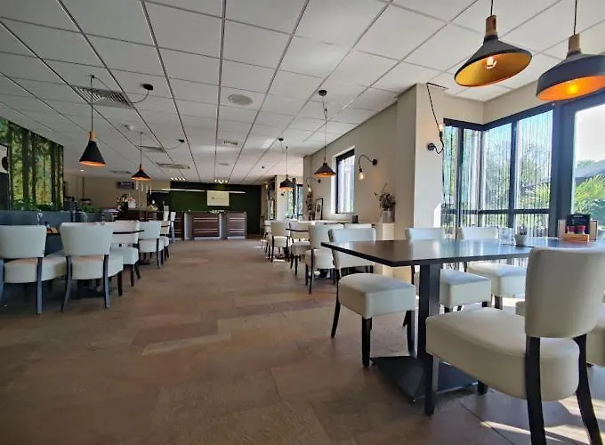 Gezellige Vakantiewoning Aan Het Water In - Recreational Only No Workers * Ewijk