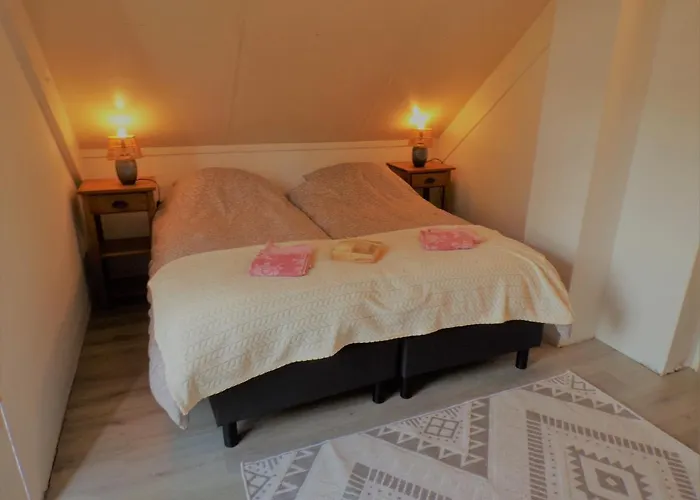 Gezellige Vakantiewoning Aan Het Water In - Recreational Only No Workers Ewijk