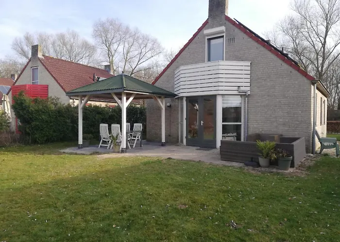 Gezellige Vakantiewoning Aan Het Water In - Recreational Only No Workers Сasa de vacaciones *