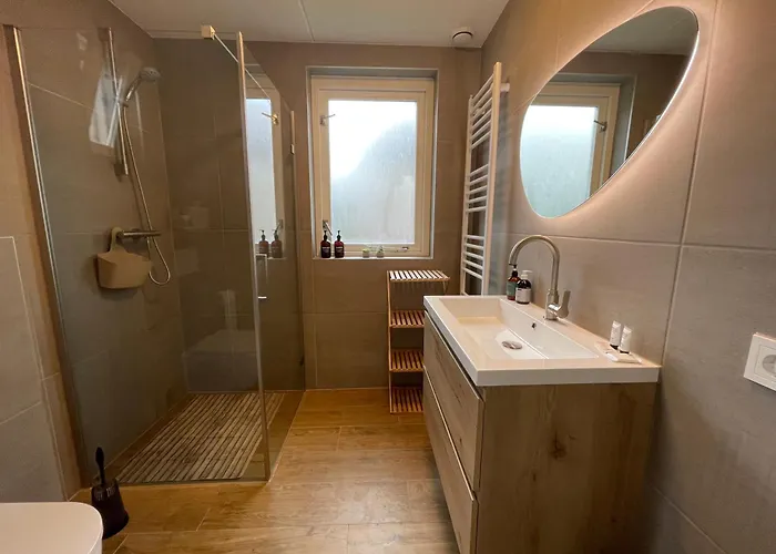 Сasa de vacaciones Gezellige Vakantiewoning Aan Het Water In - Recreational Only No Workers *