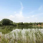 Gezellige Vakantiewoning Aan Het Water In - Recreational Only No Workers 펜션