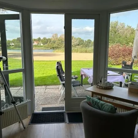 Gezellige Vakantiewoning Aan Het Water In - Recreational Only No Workers Nyaraló