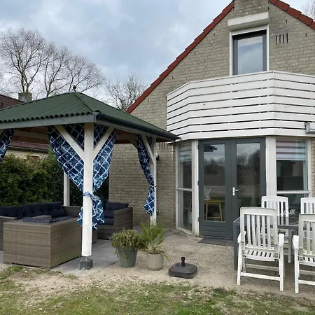 펜션 Gezellige Vakantiewoning Aan Het Water In - Recreational Only No Workers