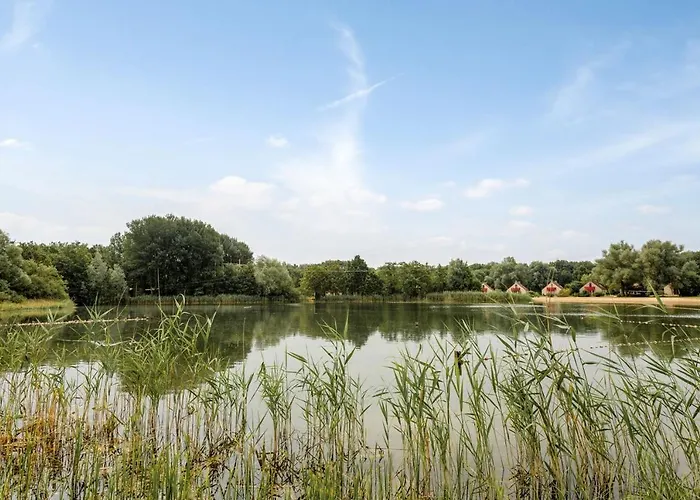 Gezellige Vakantiewoning Aan Het Water In - Recreational Only No Workers Nyaraló